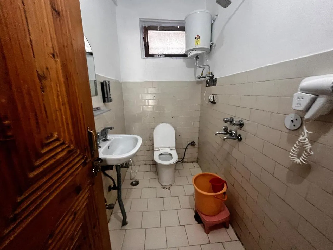 فندق Selfie Roll Guest House مونار
